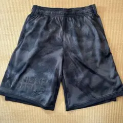【アンダーアーマー】迷彩柄ルーズフィットハーフパンツ