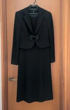 ブラックフォーマル　礼服　ワンピーススーツ7号（ジャケット付き）