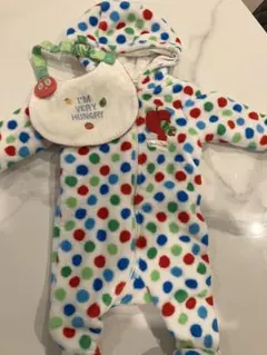 はらぺこあおむしのカバーオールとスタイの可愛いセット