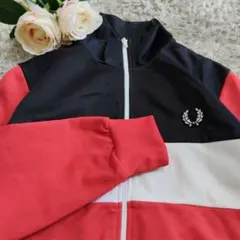 新品　FRED PERRY トラックジャケット J7385 レッド Mのサムネイル