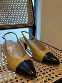 ゲ*ー様 CHANEL スリングバック パンプス バイカラー　ヴィンテージのサムネイル