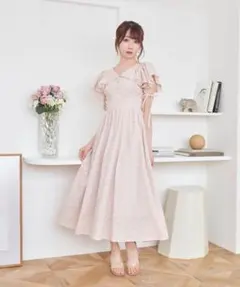 Rosé Muse floral line pleated dress - メルカリ