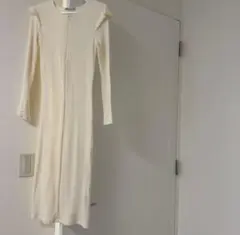 ZARA白 ロングニットワンピース　ホワイト