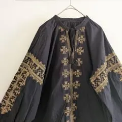 イアパピヨネ スミスタイル タッセル付き刺繍ブラウス ボリュームスリーブ 黒のサムネイル