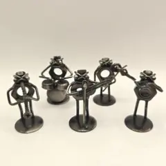 ナット&ボルト製 サックスを吹くカエルオブジェ - メルカリ