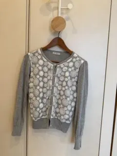 アフタヌーンティーリビング　花柄レースカーディガン　グレー　花レース