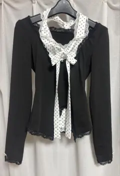 リボン付きドット柄長袖シャツ