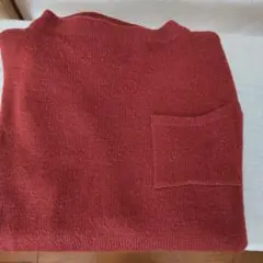 赤いニットセーター 長袖 ポケット付き