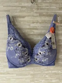 D70」トリンプ フローラル レオパード ノンワイヤー きゅっと寄せブラ