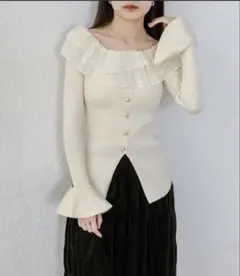 Y*e様 オフショルダーレースアップニット