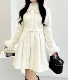 本日配送可能取外し可能ファー付きコート