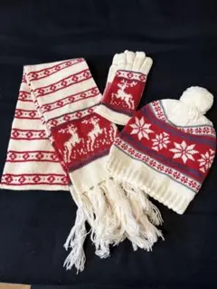 【新品未使用】トナカイ柄 マフラーセット　マフラー　手袋 ニット帽