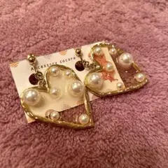 【新品未使用】ハートの大ぶりイヤリング　パール&ゴールド　揺れる樹脂イヤリング