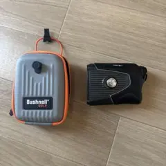 Bushnell Pro XE ゴルフ用レーザー距離計 本体　(ケース付)のサムネイル
