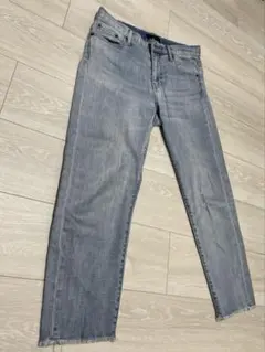 UNIQLO スリムボーイフレンドフィットアンクルジーンズ（カットオフ）