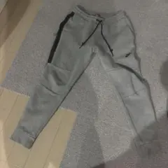 NIKE テックフリース　パンツ　グレー　Lサイズ