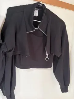 ブラックショートジャケットとタンクトップセット