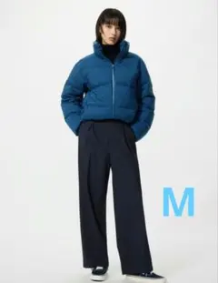 ユニクロ　UNIQLO タックワイドパンツ　Mサイズ　ネイビーのサムネイル