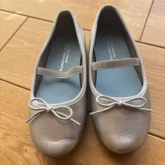 シルバー リボン付きバレエシューズ