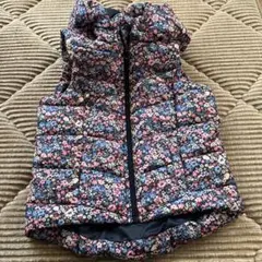 H&M 花柄　中綿ベスト　140