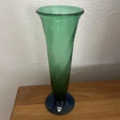 スウェーデン　Orrefors 緑のガラス花瓶