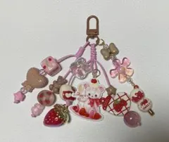 じゃらじゃら　キーホルダー　ピンク　チョコ　いちご　くま