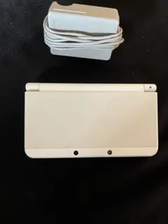 New Nintendo 3DS ホワイト ACアダプター付き 充電器付き