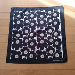 キ*ィ様 marimekko ウニッコ　コットン　ハンカチ　バンダナ　スカーフ