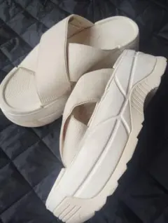 【SHAKA 】クロスストラップサンダル 厚底のサムネイル
