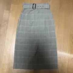 ベルト付き 膝下丈チェックスカート