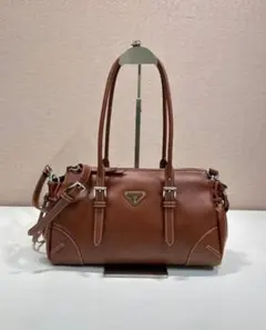 PRADA レザー ショルダーバッグ ブラウンのサムネイル
