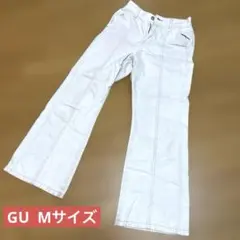 GU ホワイト デニムパンツ センターシーム　Mサイズのサムネイル
