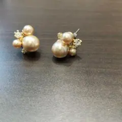 パールとビジューのスタッドピアス