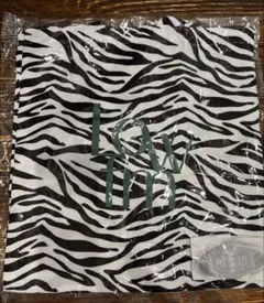 【新品　未開封】ローリーズファーム　ノベルティバック　キーチャーム付き