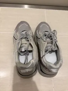 Skechers グレー スニーカー