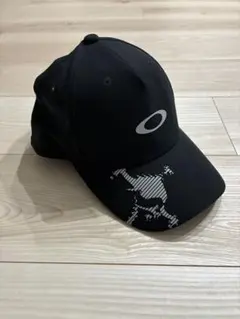 Oakley ブラック キャップ グラフィックデザインのサムネイル