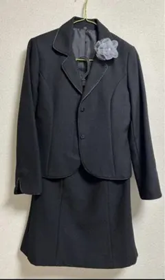 卒業式　卒園式　スーツセット コサージュ付き