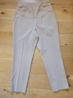 ユニクロ　ベージュ マタニティパンツ