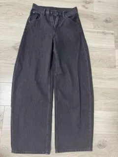 UNIQLO バギーカーブジーンズ　ダークグレイ　22（56センチ）