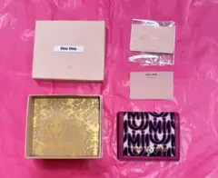 miu miu 二つ折り財布 ピンク系のサムネイル