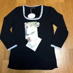 アモナヴィの新品　タグ付き　黒バレリーナ柄カットソー
