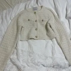 クリーム色ツイード風クロップドジャケット