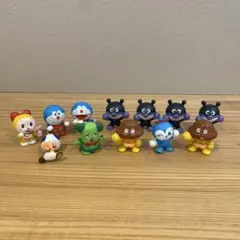 アンパンマン　ドラえもん　サボさん　ピノキオ　バスボール　人形セット　12個