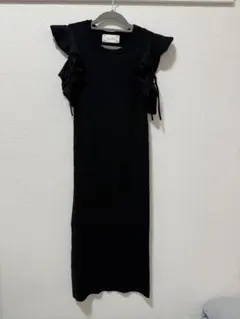 フリル袖リボン付き黒ミニワンピース ミシェルマカロン