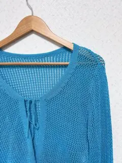 青いメッシュ編みクロップドカーディガン