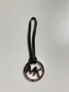Michael Kors MKロゴチャーム　シルバー色