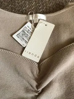 リエンダ　トップス