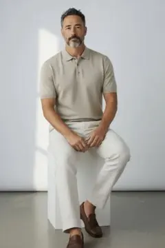 最終値下げ！　Hugo BOSS ベージュ ニット　ポロシャツ　半袖のサムネイル