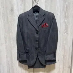 卒園、入学式用　ミキハウス　グレーのストライプフォーマルスーツ