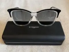 GIVENCHY ジバンシー　サングラスのサムネイル